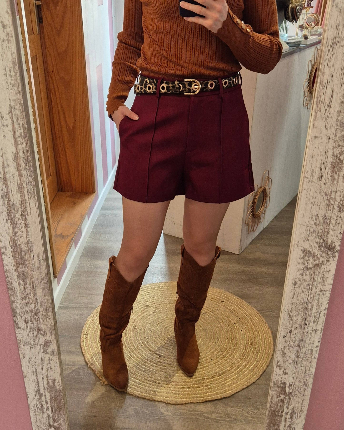 Short "Greta"