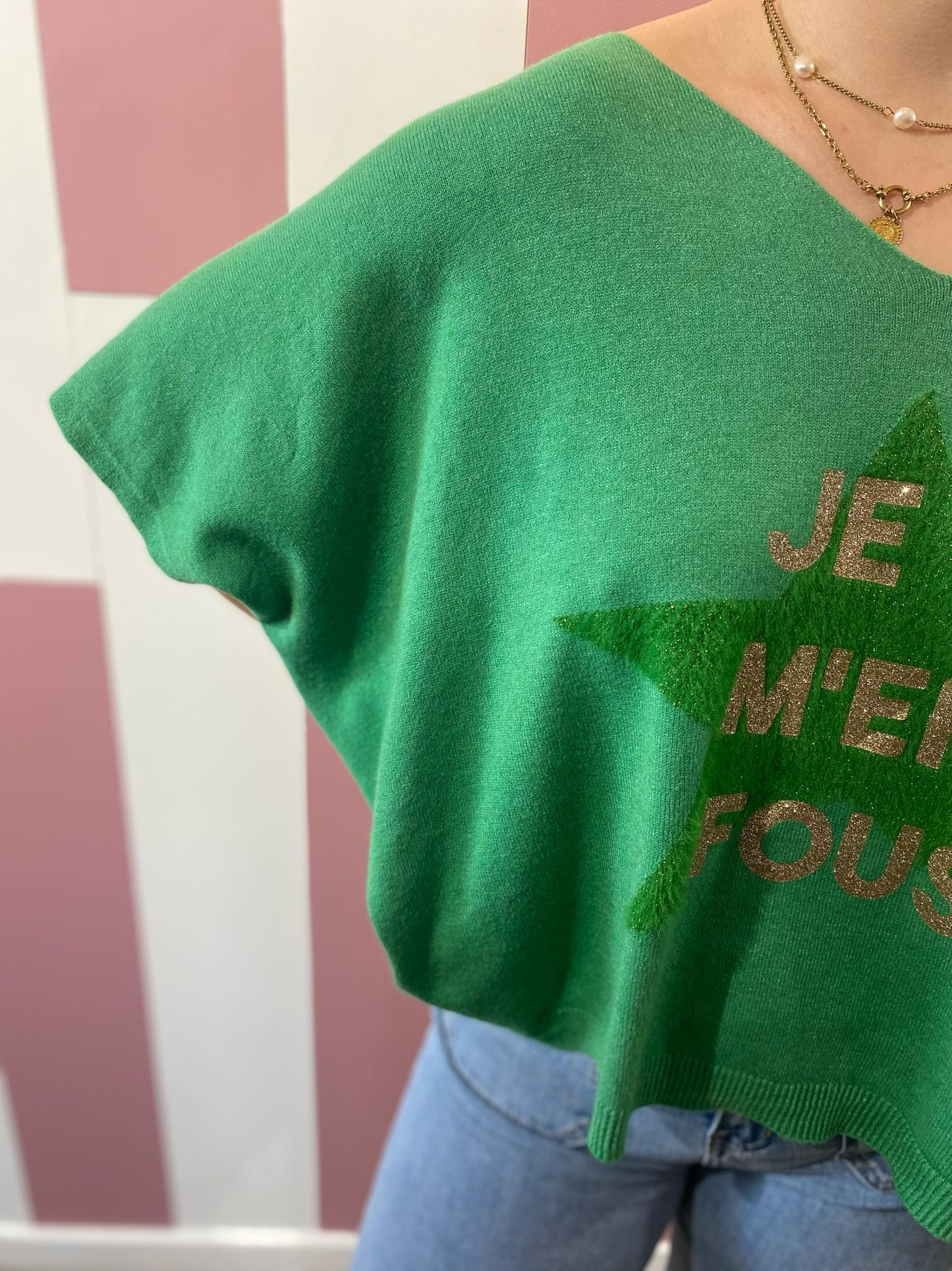 Pull "Je m'en fous"