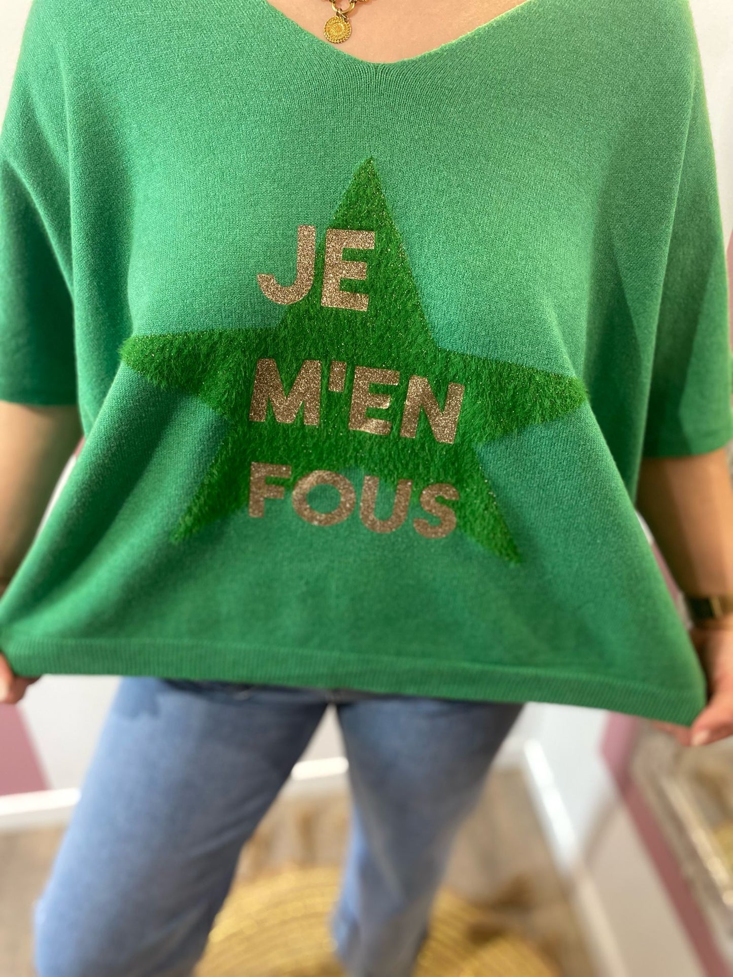 Pull "Je m'en fous"