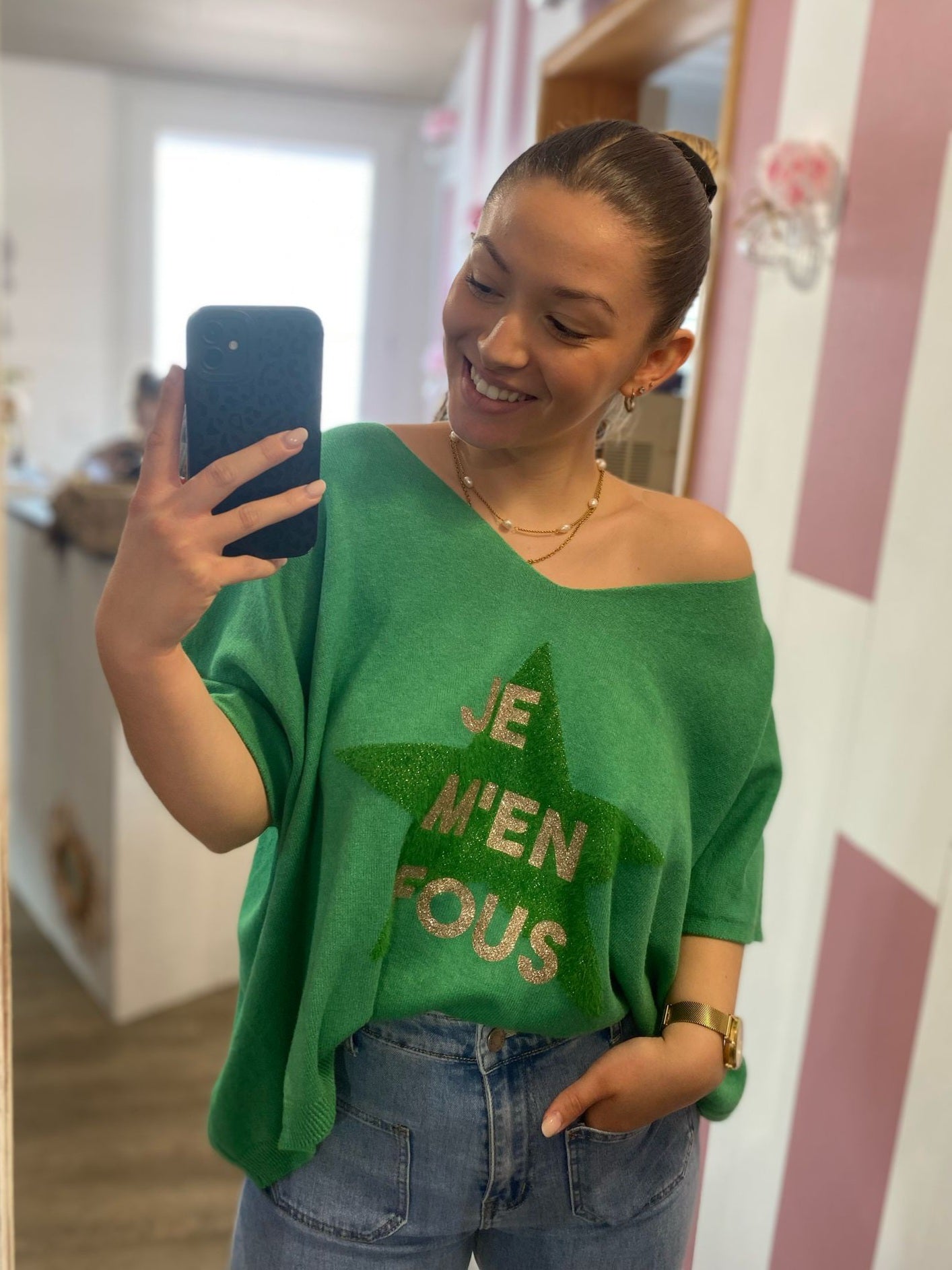 Pull "Je m'en fous"