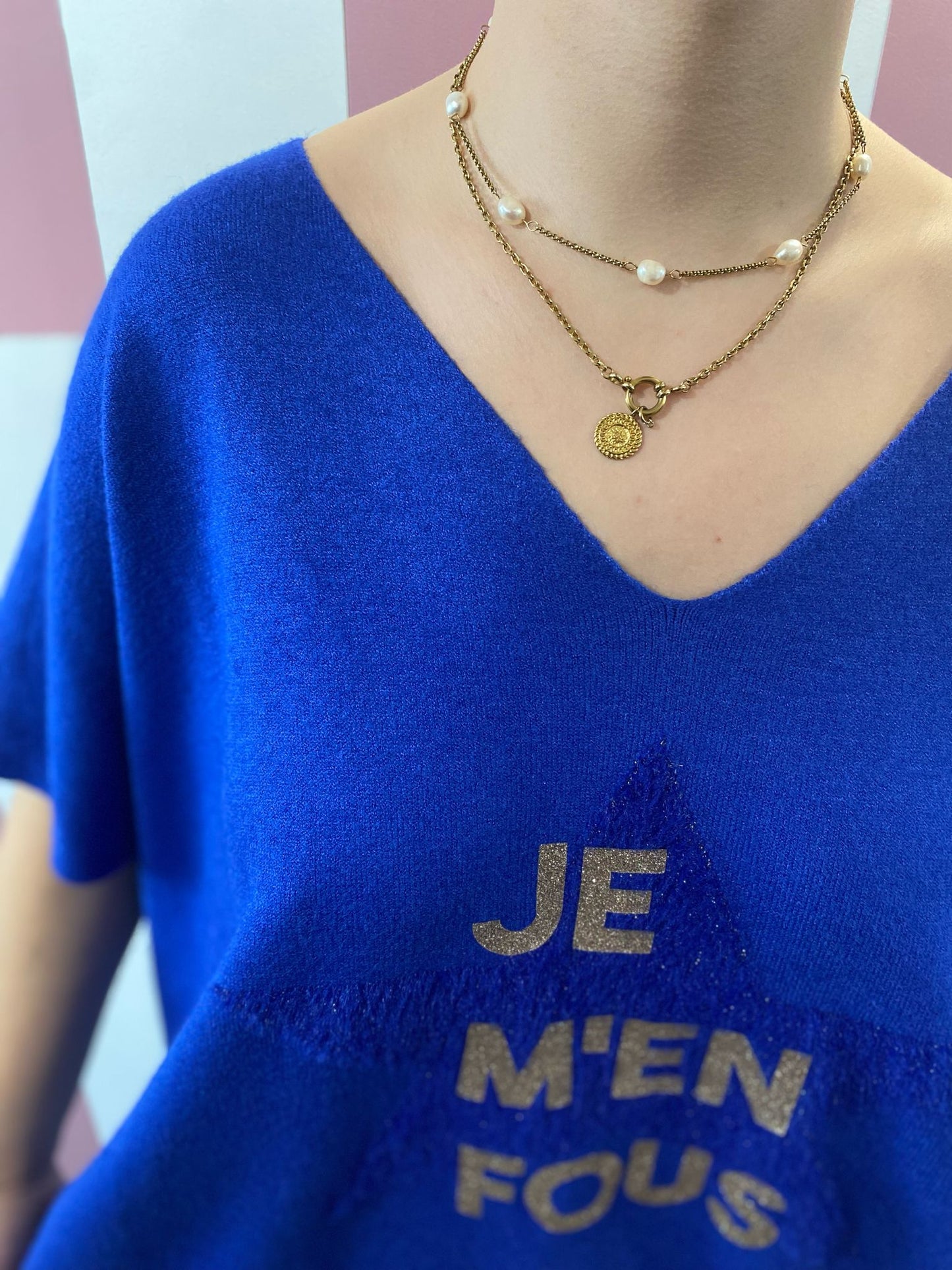 Pull "Je m'en fous"