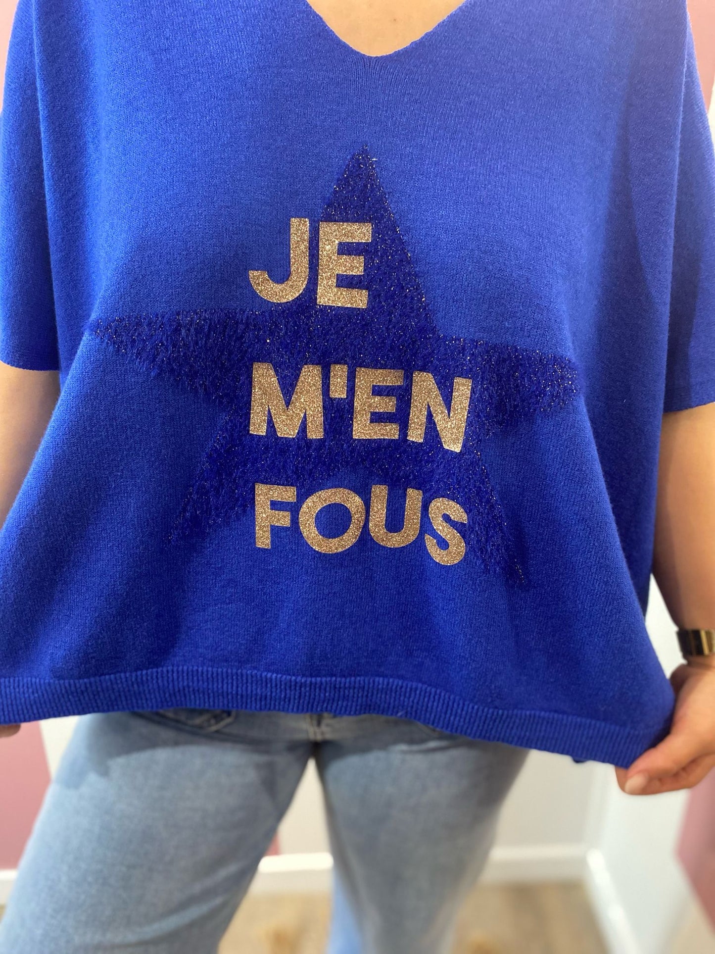 Pull "Je m'en fous"