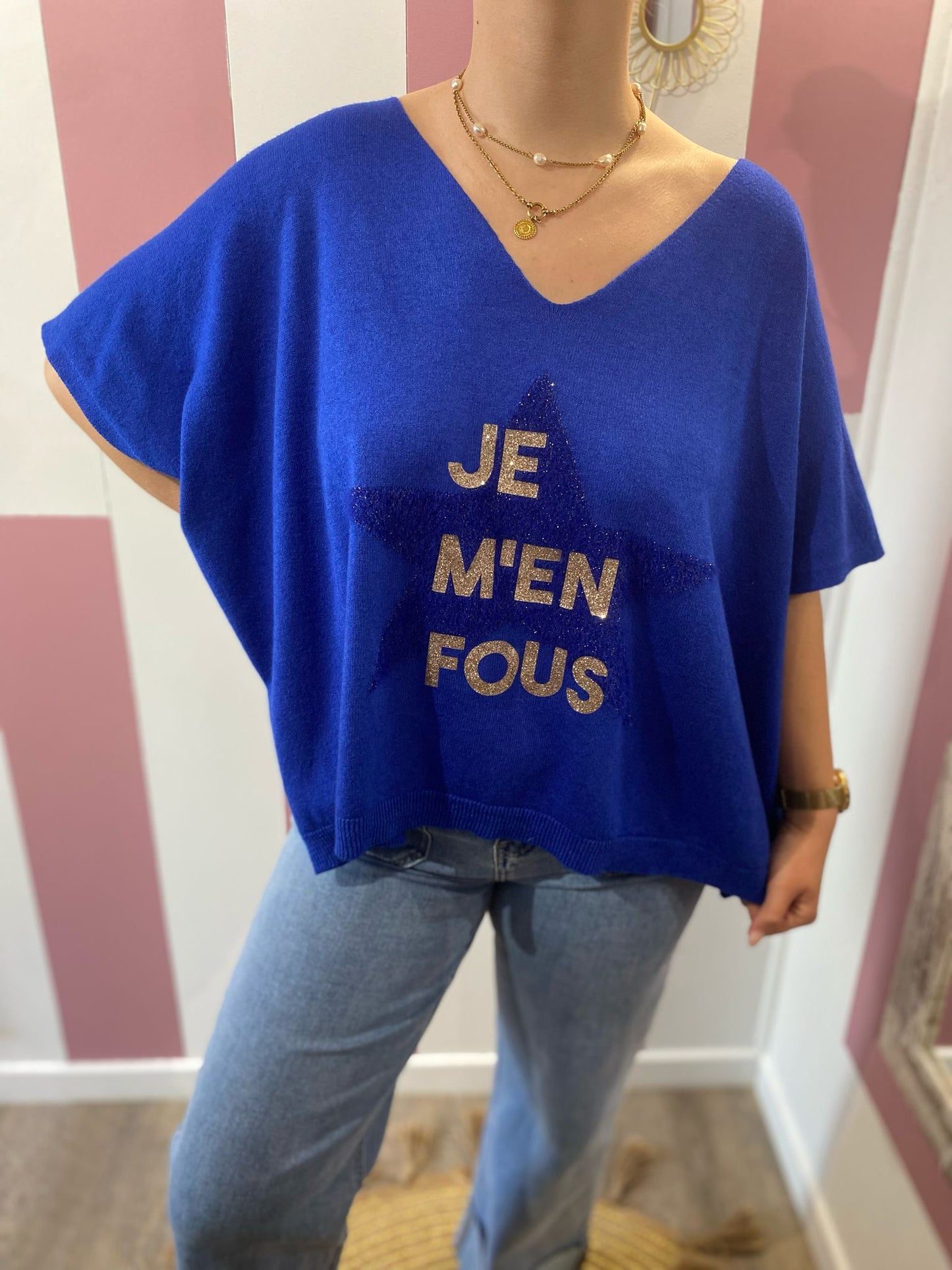 Pull "Je m'en fous"